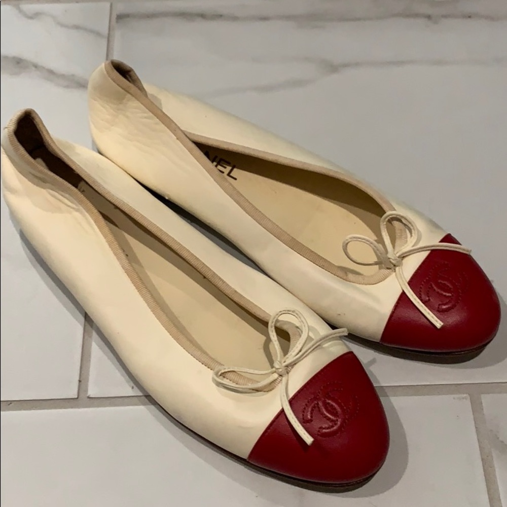 Red and white Chanel Ballet flats